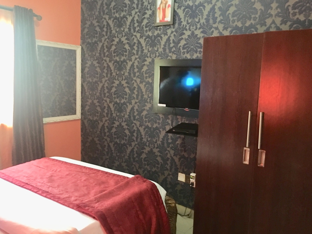 definite destiny hotel