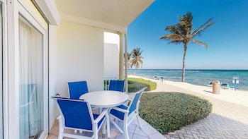 wyndham reef resort grand cayman