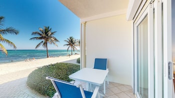 wyndham reef resort grand cayman