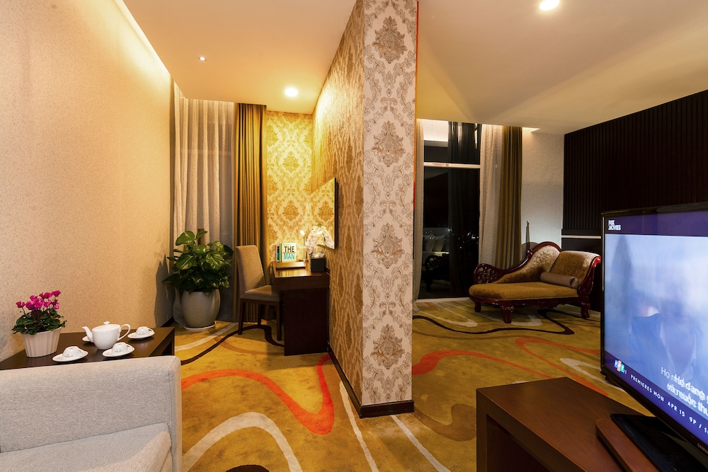 the mira hotel