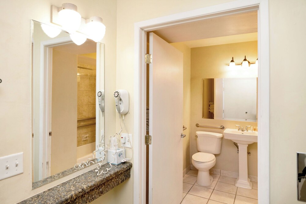 central phoenix hotel