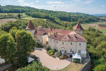 chateau chapeau cornu