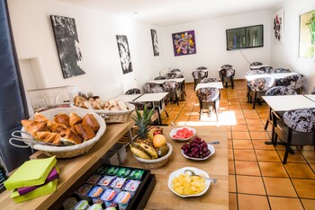 Hotel Restaurant Le Clos Fleuri,Carcassonne>>Bram,3 star