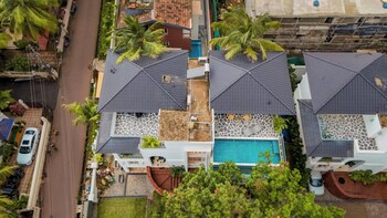 elivaas purple coral luxe 5 bhk villa
