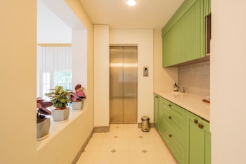 elivaas purple coral luxe 5 bhk villa