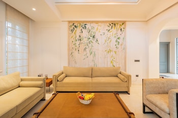elivaas purple coral luxe 5 bhk villa