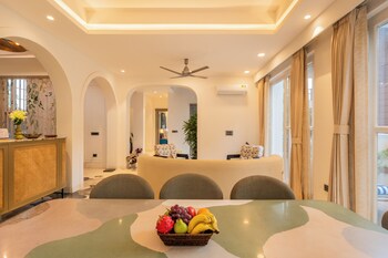 Elivaas Purple Coral Luxe 5-Bhk Villa,,2 star