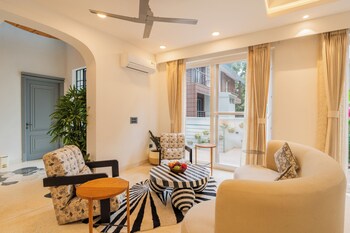 elivaas purple coral luxe 5 bhk villa