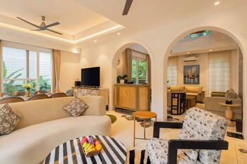 elivaas purple coral luxe 5 bhk villa