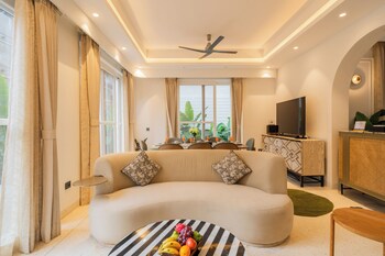 elivaas purple coral luxe 5 bhk villa
