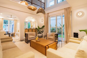 elivaas purple coral luxe 5 bhk villa