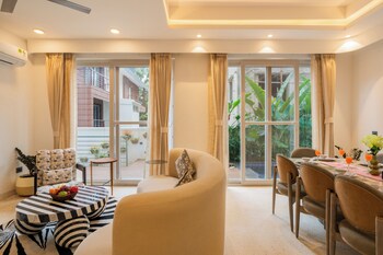 elivaas purple coral luxe 5 bhk villa