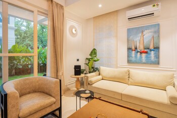 elivaas purple coral luxe 5 bhk villa