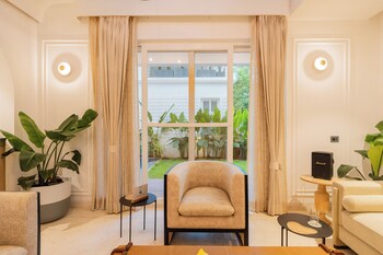 elivaas purple coral luxe 5 bhk villa