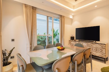 elivaas purple coral luxe 5 bhk villa