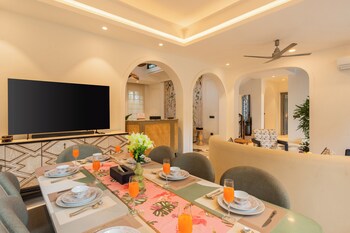 elivaas purple coral luxe 5 bhk villa