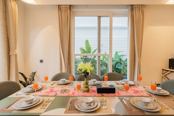 elivaas purple coral luxe 5 bhk villa