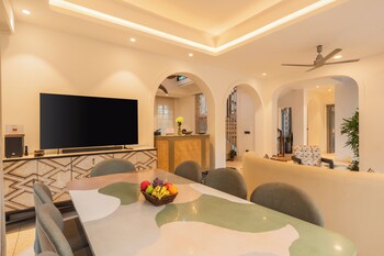 elivaas purple coral luxe 5 bhk villa