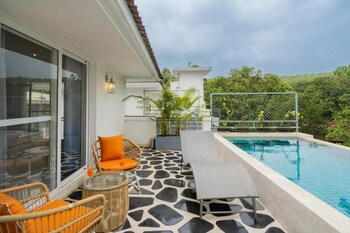 elivaas purple coral luxe 5 bhk villa