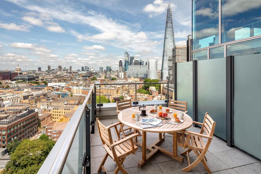 marlin apartments london bridge empire square