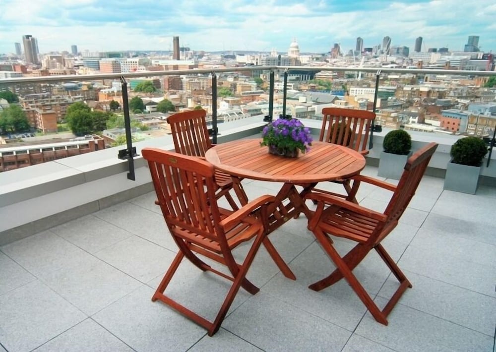 marlin apartments london bridge empire square