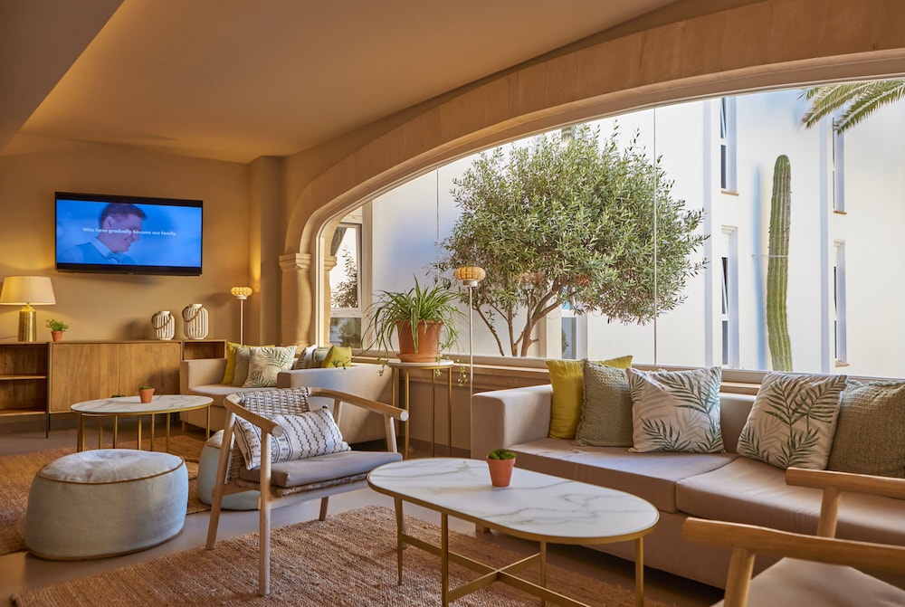 universal hotel cabo blanco adults only