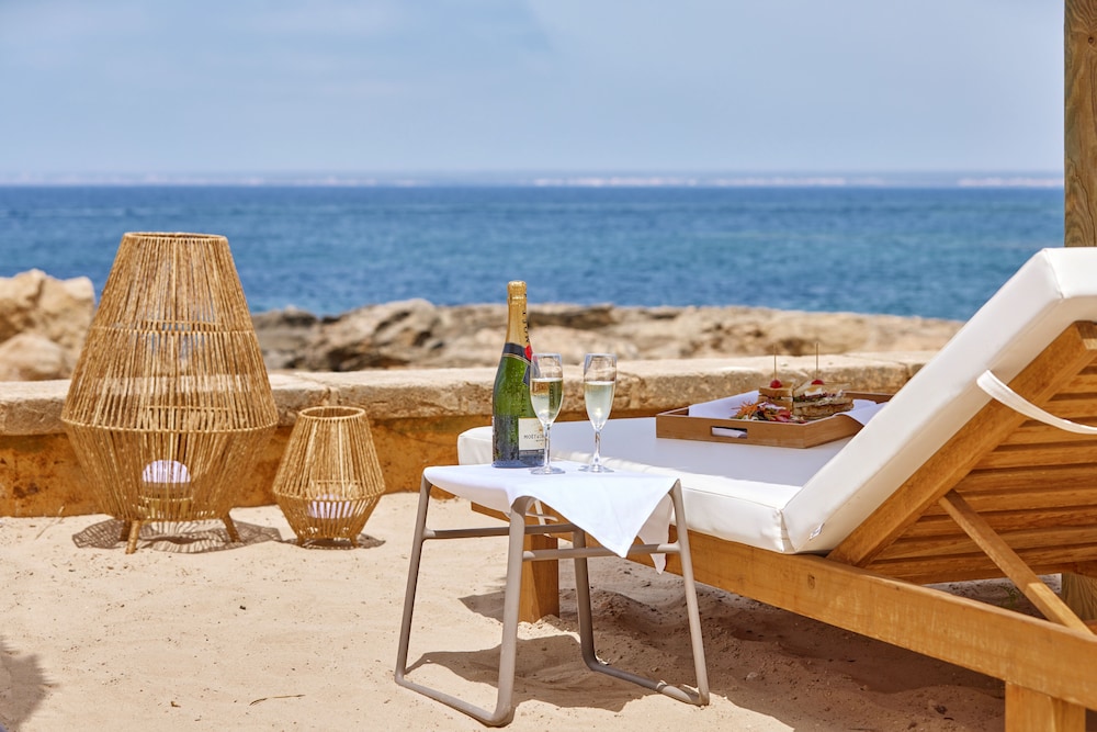 universal hotel cabo blanco adults only