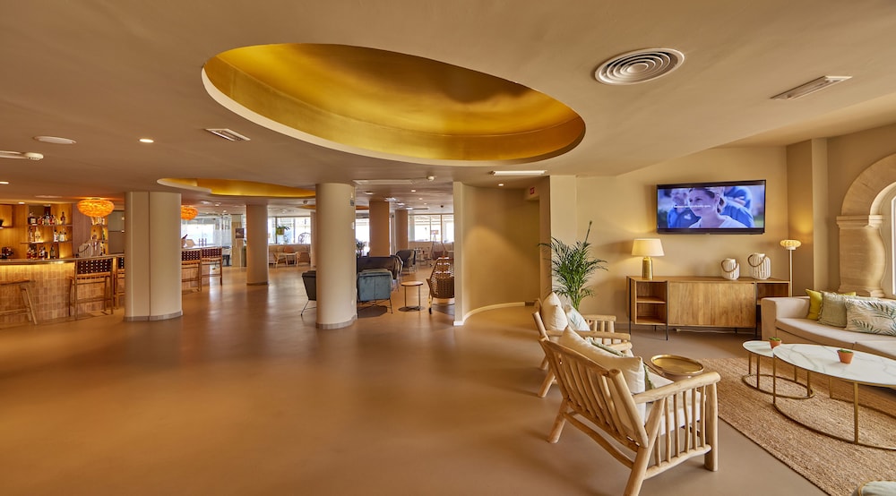 universal hotel cabo blanco adults only