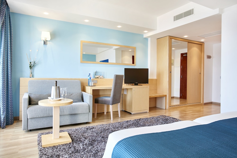 universal hotel cabo blanco adults only