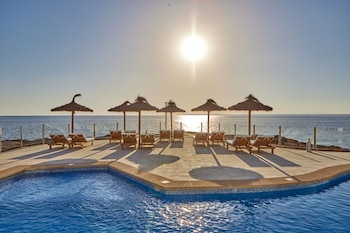 universal hotel cabo blanco adults only