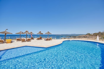 universal hotel cabo blanco adults only