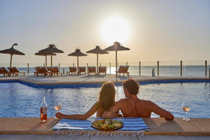 universal hotel cabo blanco adults only