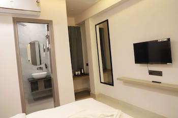 Shreeja Central,,2 star