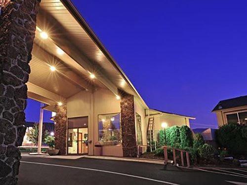 Red Lion Inn & Suites Grants Pass,Josephine County>>Grants Pass,2 star