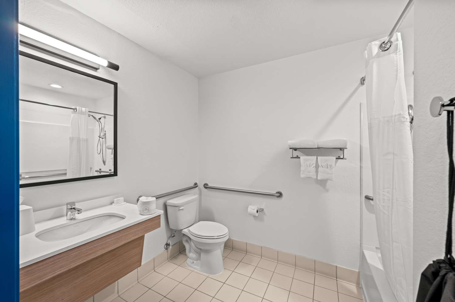 comfort inn and suites airport dulles gateway