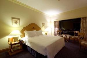 waterfront cebu city hotel and casino