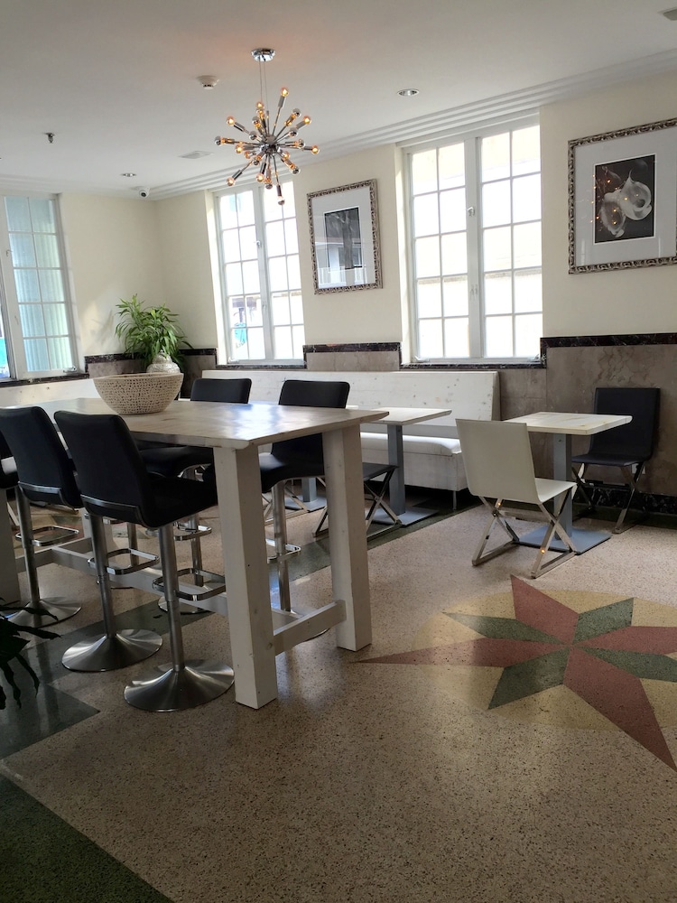 kasa la flora and impala miami beach