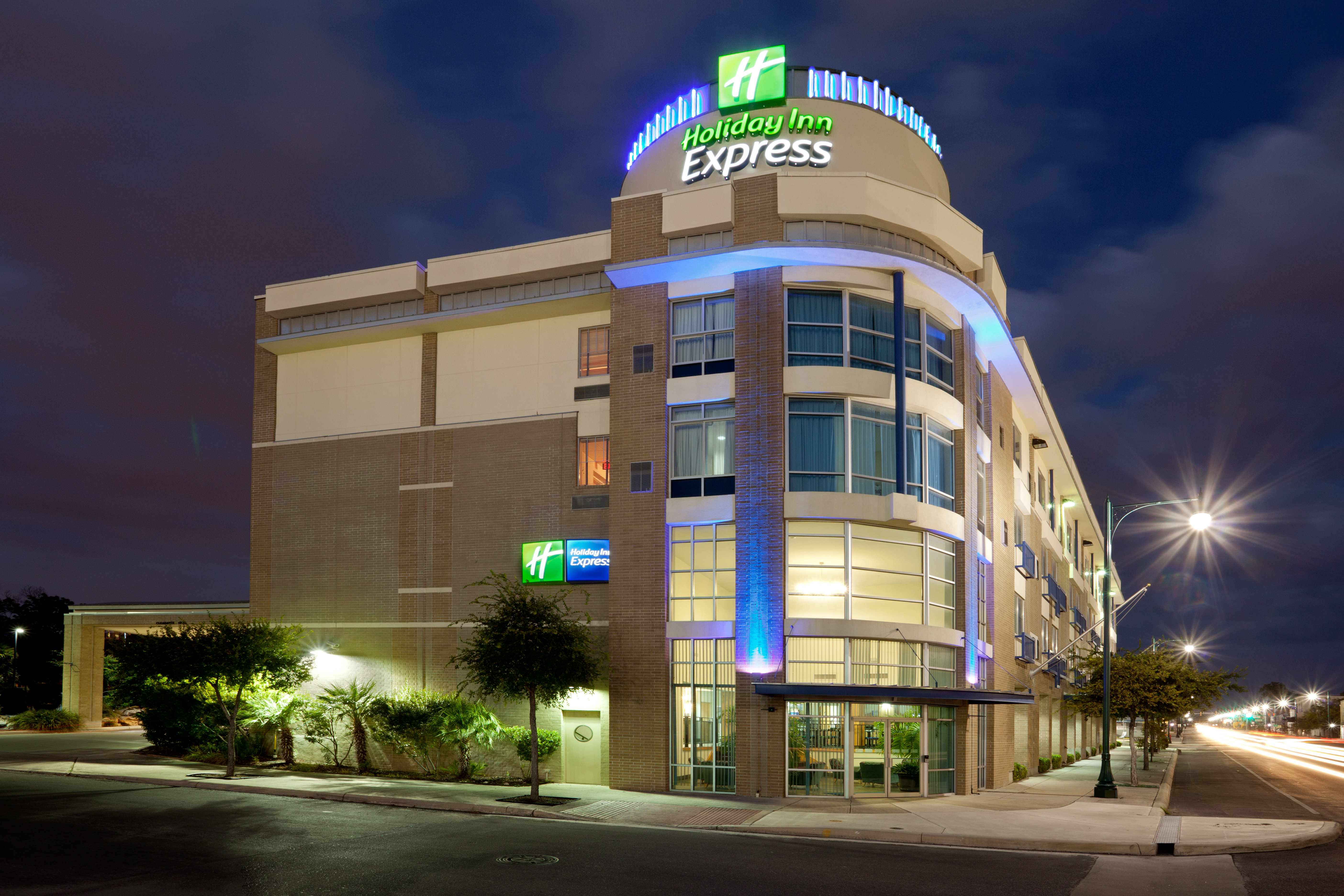 holiday inn express san antonio rivercenter area by ihg