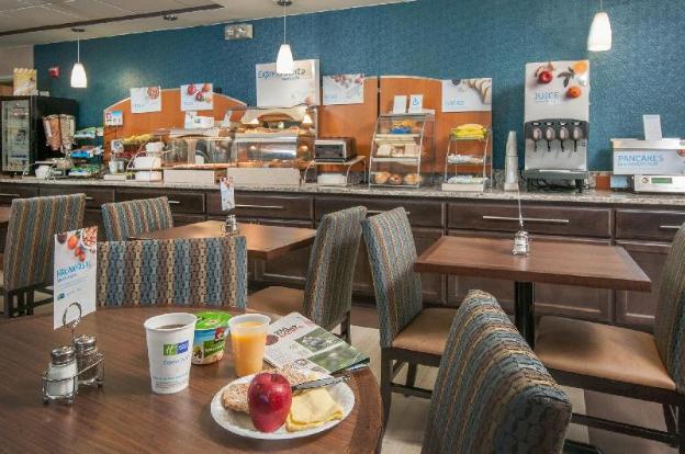 holiday inn express san antonio rivercenter area by ihg