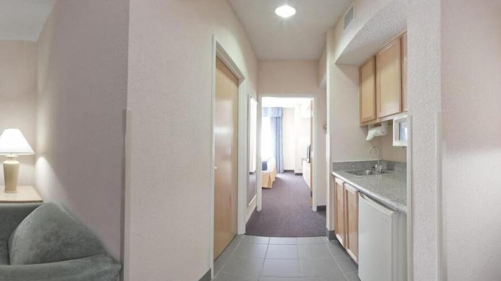 holiday inn express san antonio rivercenter area by ihg