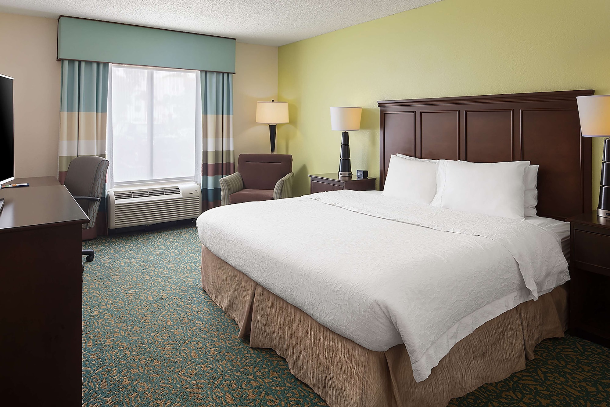 hampton inn and suites by hilton miami doral dolphin mall