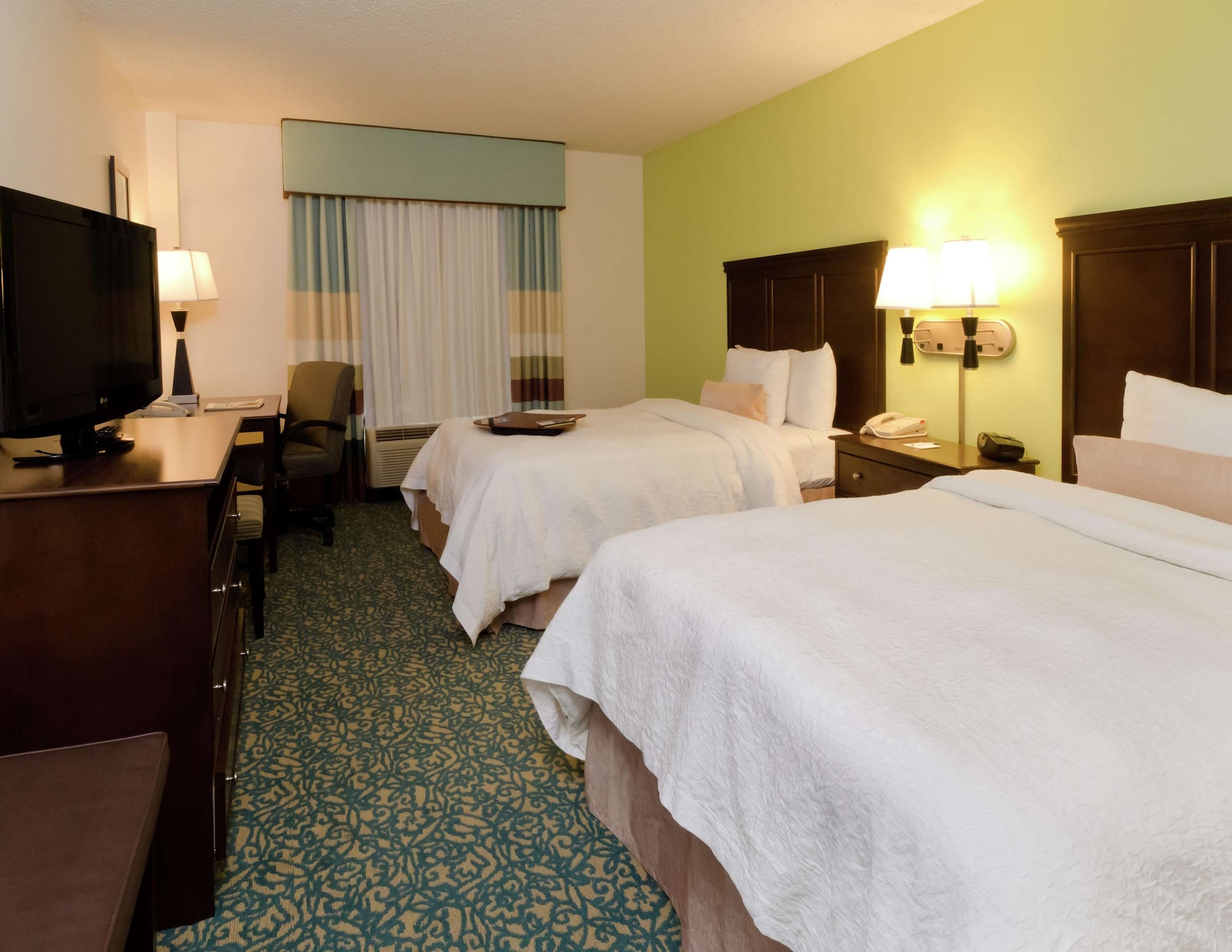 hampton inn and suites by hilton miami doral dolphin mall