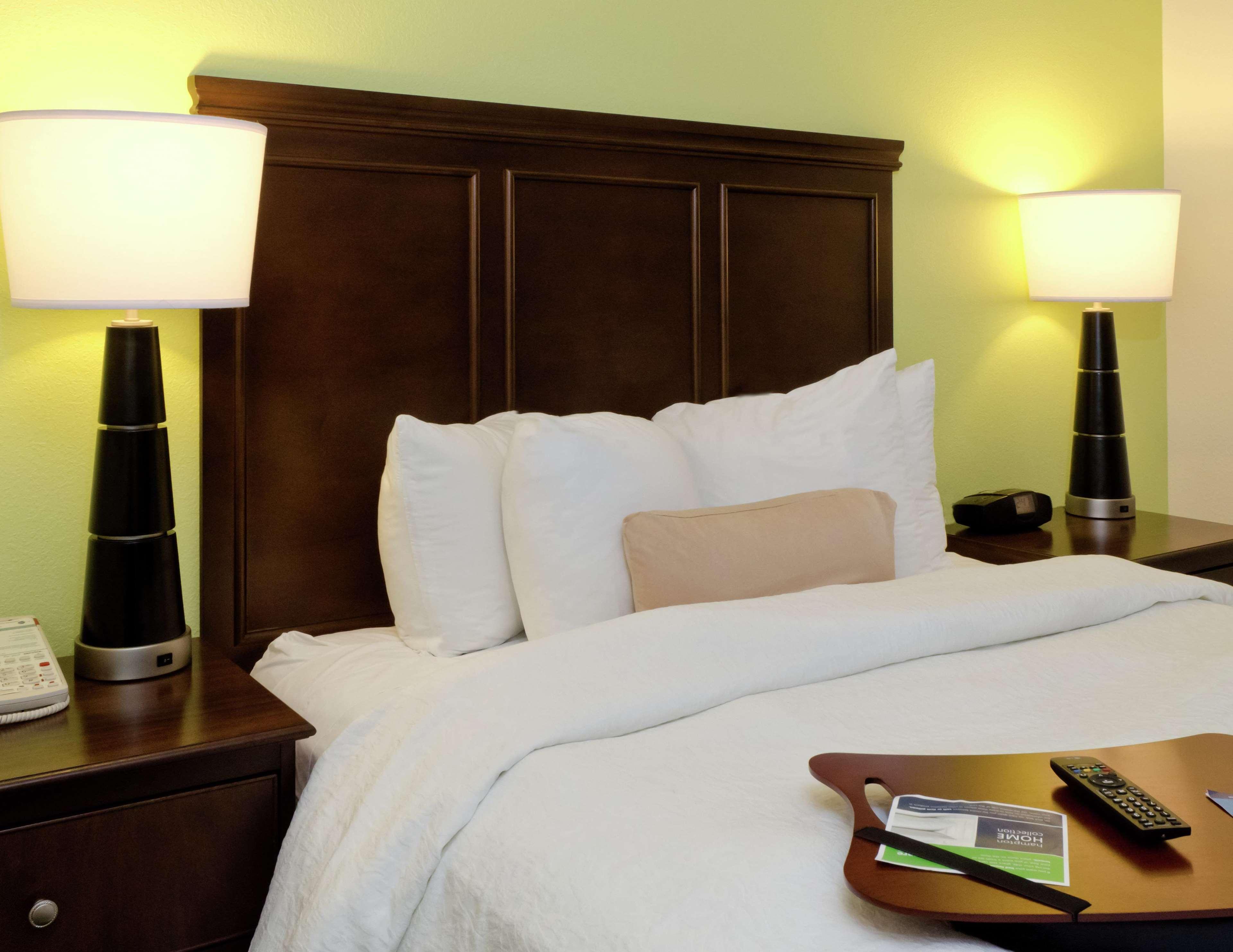 hampton inn and suites by hilton miami doral dolphin mall