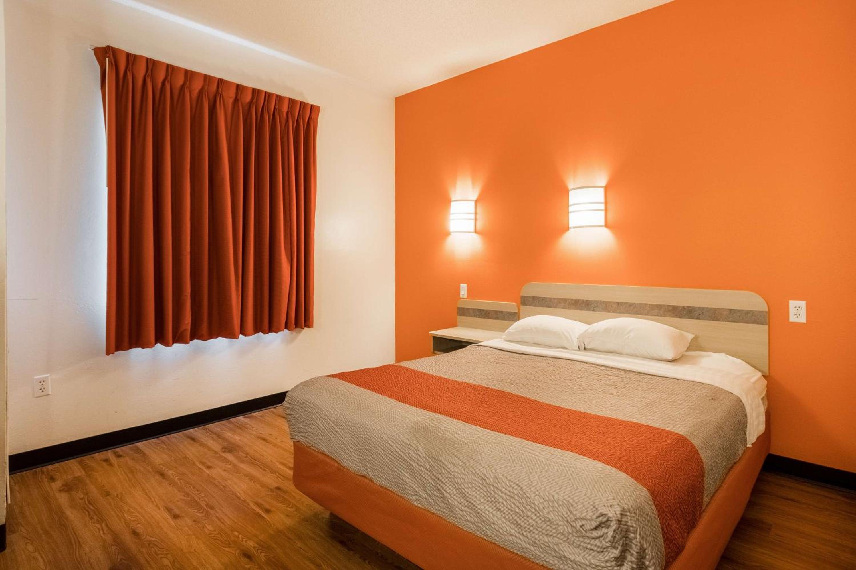hampton inn and suites by hilton miami doral dolphin mall