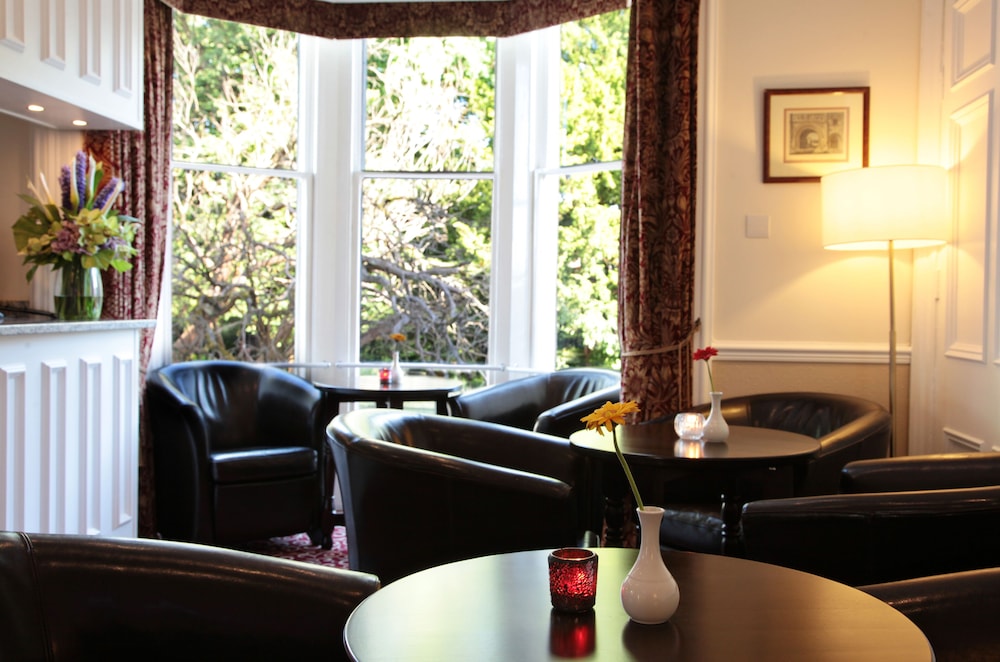 victoria square hotel