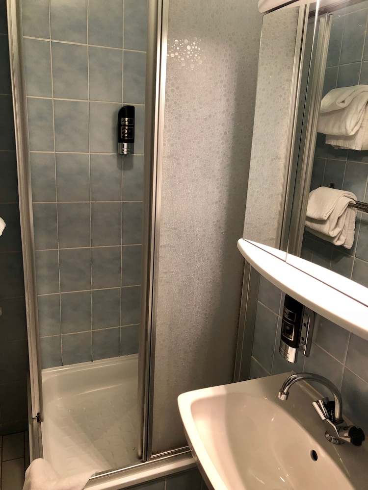 hotel pension baron am schottentor