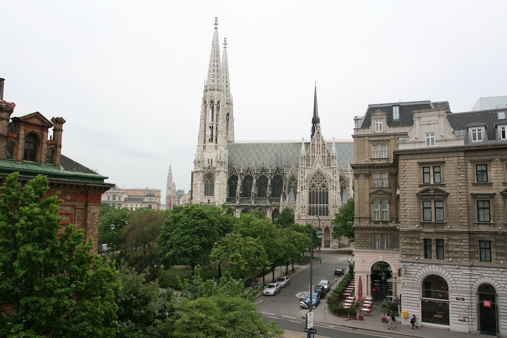 hotel pension baron am schottentor