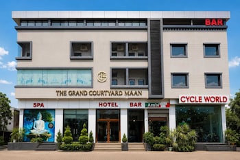 the grand courtyard maan