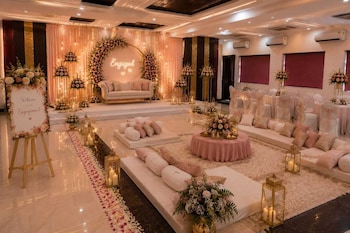 the grand courtyard maan