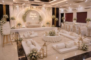 the grand courtyard maan